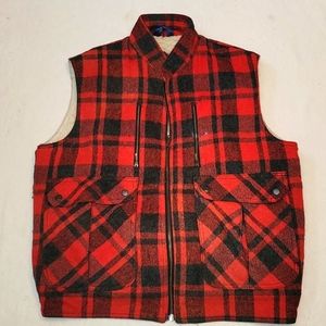 Northern Summit vest buffalo Plaid red wool mix & sherpa mix lining
